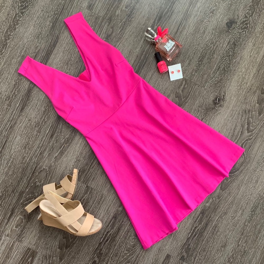 Gianni Bini Brilliant Pink Dress 💕